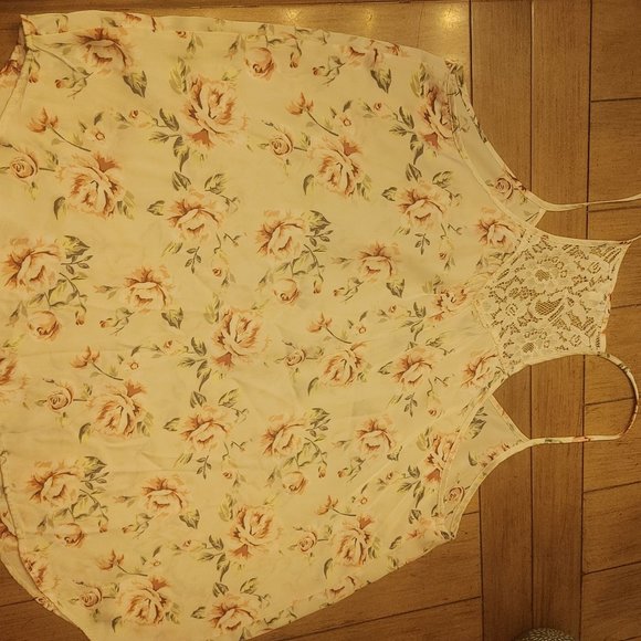 Kismet tank top ( silky feel) - Picture 3 of 6